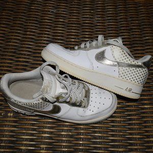 Nike Air Force 1  AF-1 82 shoes 6.5Y    stars!